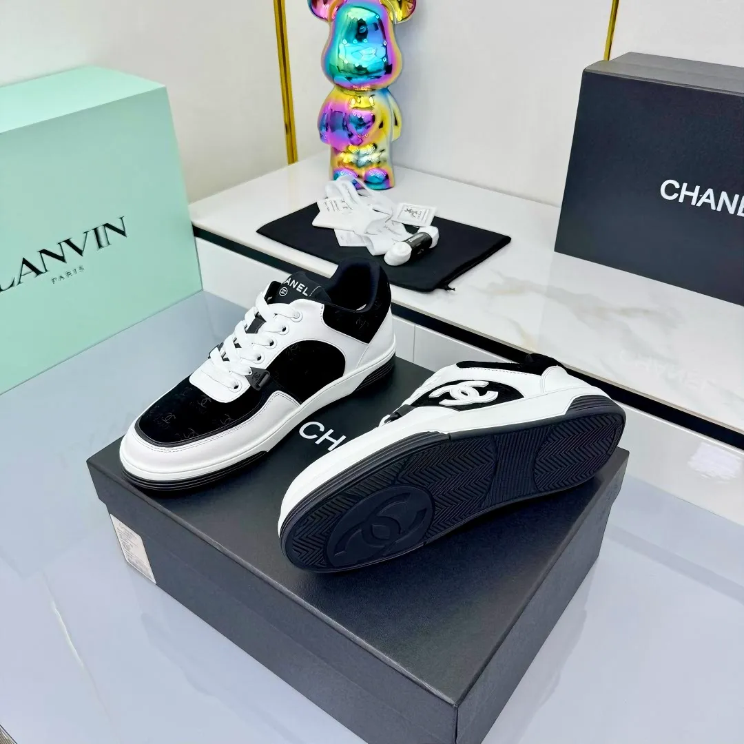 👟👟Ex-factory price 620👟👟High quality! ! ! CHANEL Chanel 25A latest thick-soled casual sports shoes. The counter is synchronized. The counter is very popular. It is a shoe that is very difficult to buy. The most popular thick-soled casual shoes on the Internet. As you can imagine, the most popular thick-soled casual shoes can not be missed. It has both good looks and comfort. Simple and versatile. The thick sole increases the height and is super versatile. Whoever wears it will look better. Upper: cowhide stitching. Lining: breathable mesh. Outsole: TPU original outsole. Size: 35-41 👉